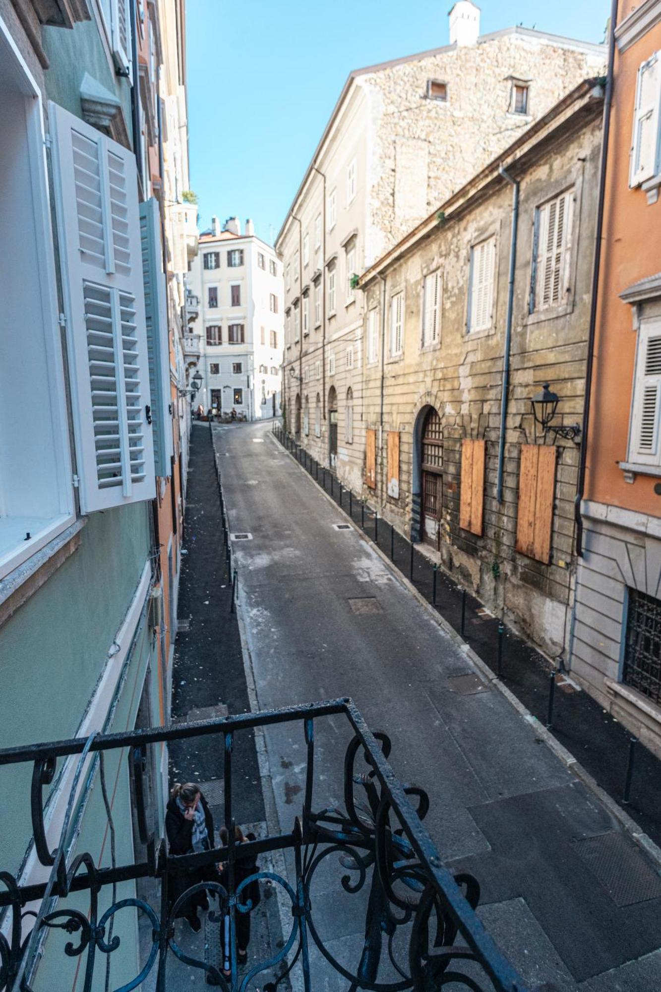 Le Finestre Boutique Apartments Trieste Exterior photo