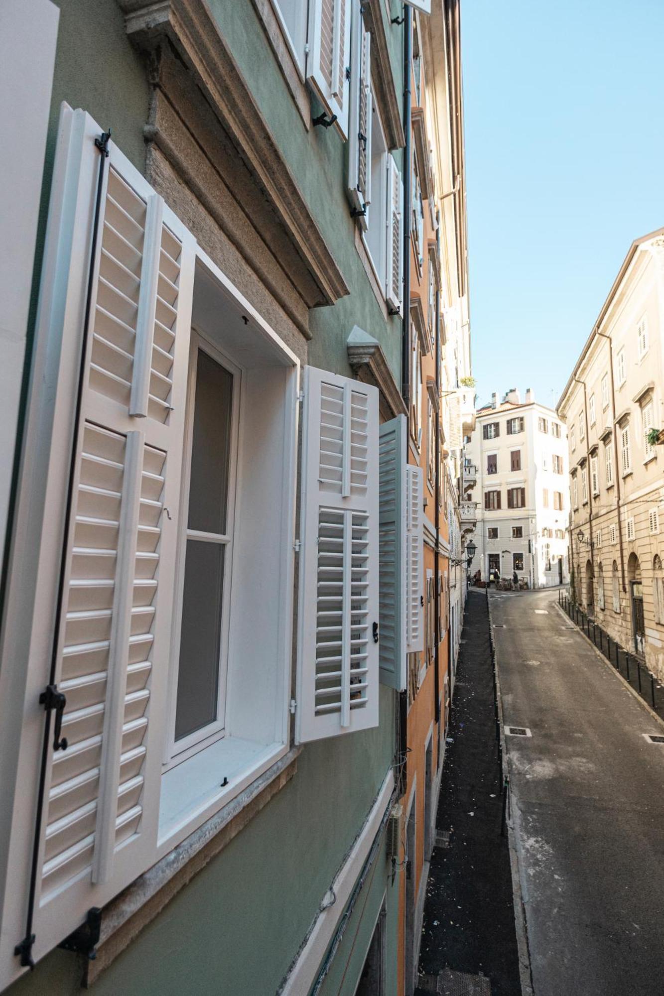 Le Finestre Boutique Apartments Trieste Exterior photo